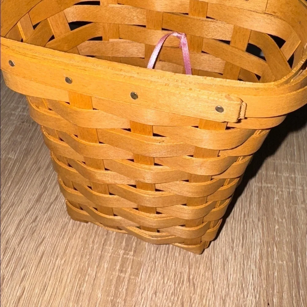 Longaberger handmade basket small pocket broken trim comes with pin 2004 HOPE